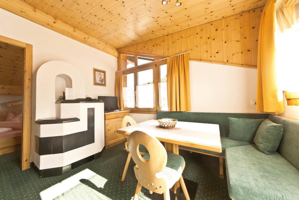 Appartement Laerchenhof Samnaun Rum bild